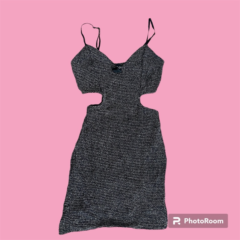 🩶 Windsor sparkly body-con dress, side cutouts, open back🩶
